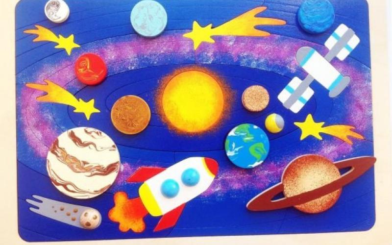 Выставка детских работ, посвященная Дню космонавтики